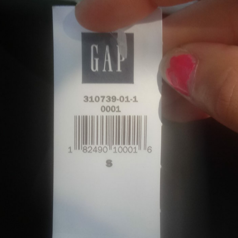 NWT GAP Black Long Sleeve V-Neck T-Shirt SMALL
